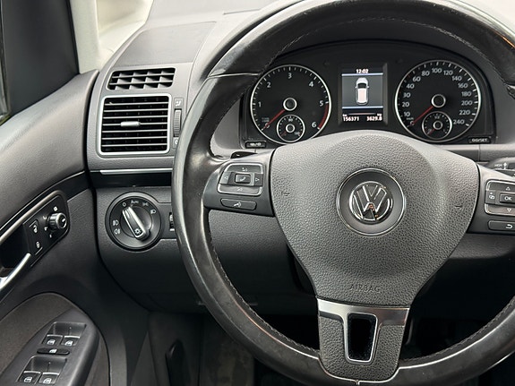 Volkswagen Touran 17 of 25