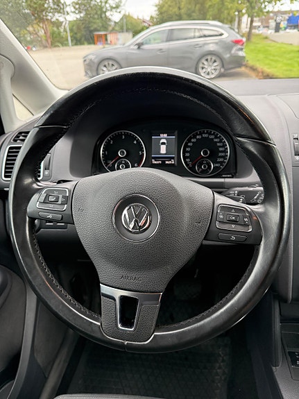 Volkswagen Touran 18 of 25