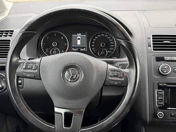 Volkswagen Touran 16 of 25