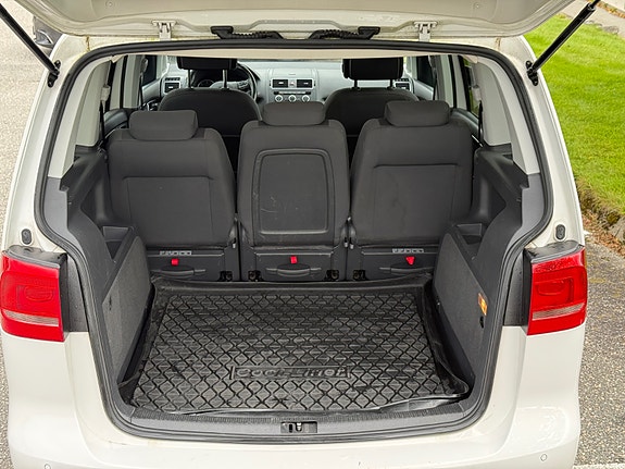 Volkswagen Touran 9 of 25