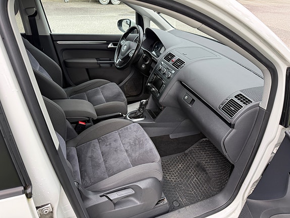 Volkswagen Touran 14 of 25