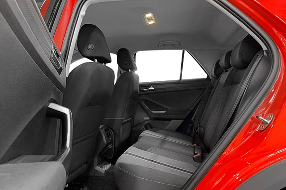 Volkswagen T-Roc 3 of 12