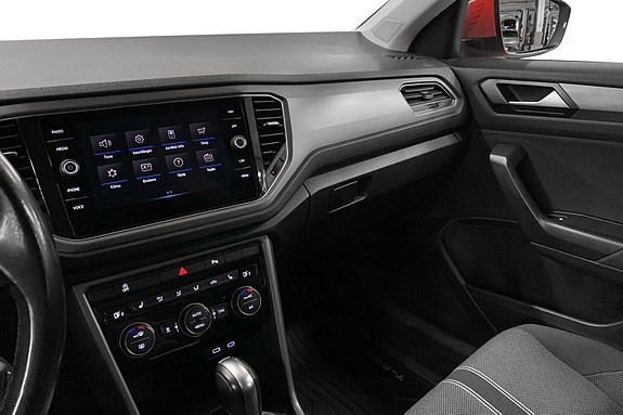 Volkswagen T-Roc 9 of 12