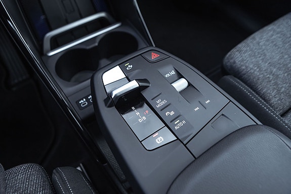 BMW iX1 21 of 30