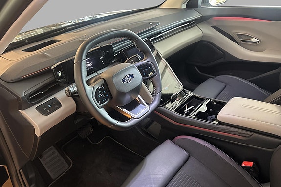 Ford Explorer 9 of 26