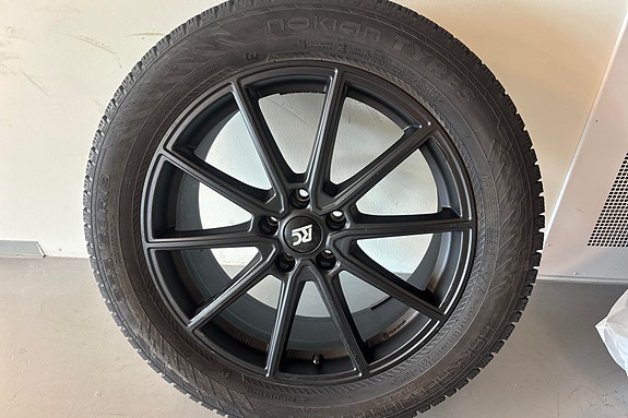 Ford Explorer 25 of 26