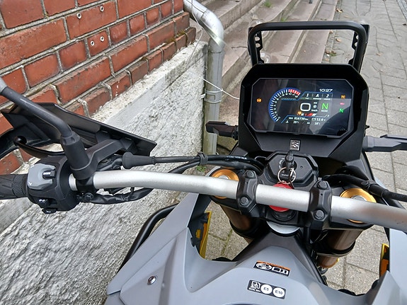 Suzuki V-Strom 800DE - m alu-veskesett ++ 6 of 14