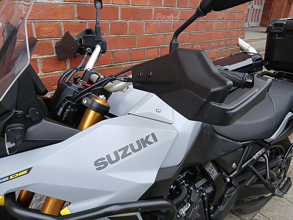Suzuki V-Strom 800DE - m alu-veskesett ++ 7 of 14