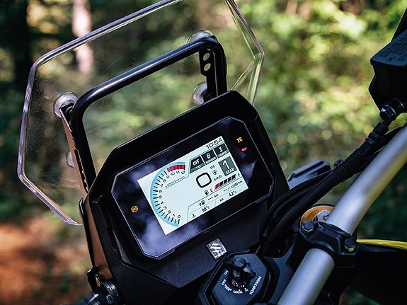 Suzuki V-Strom 800DE - m alu-veskesett ++ 3 of 14