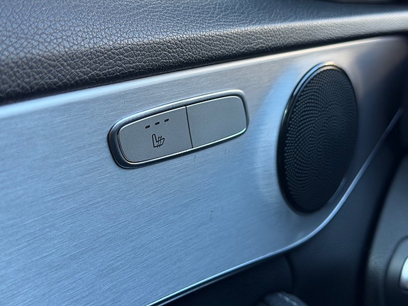 Mercedes-Benz C350 e 22 of 30