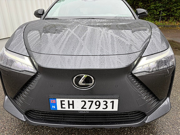 Lexus RZ450e 9 of 30
