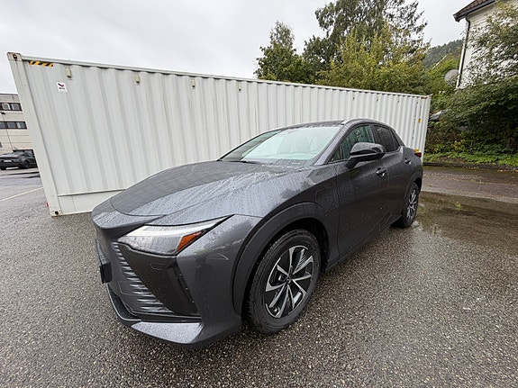 Lexus RZ450e 8 of 30