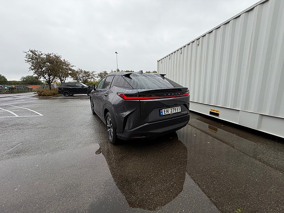 Lexus RZ450e 14 of 30