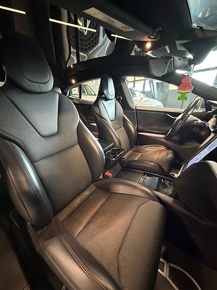 Tesla Model S 19 of 30