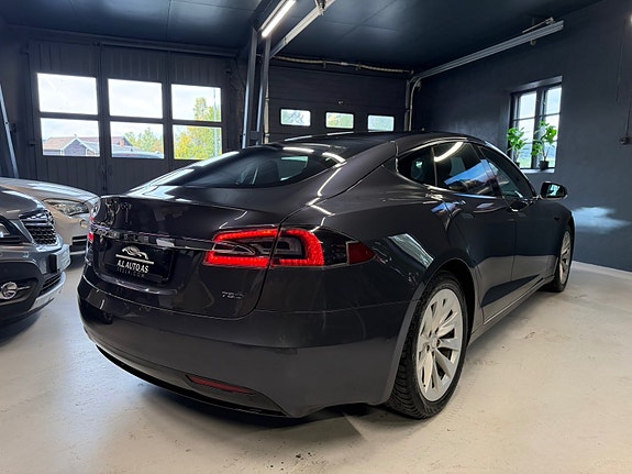 Tesla Model S 12 of 30