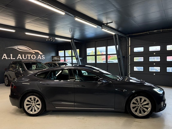 Tesla Model S 8 of 30