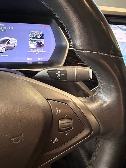 Tesla Model S 27 of 30