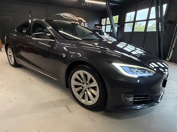 Tesla Model S 7 of 30