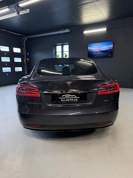 Tesla Model S 10 of 30