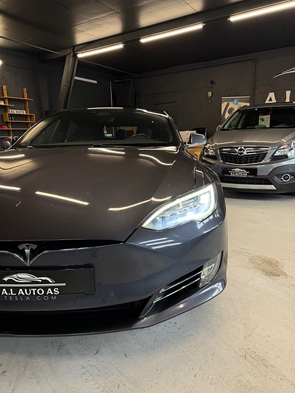 Tesla Model S 9 of 30