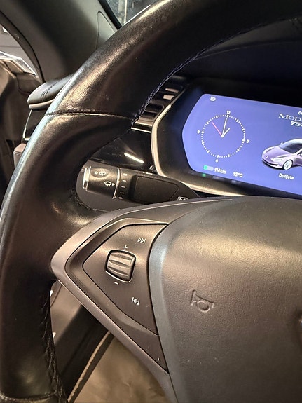 Tesla Model S 26 of 30