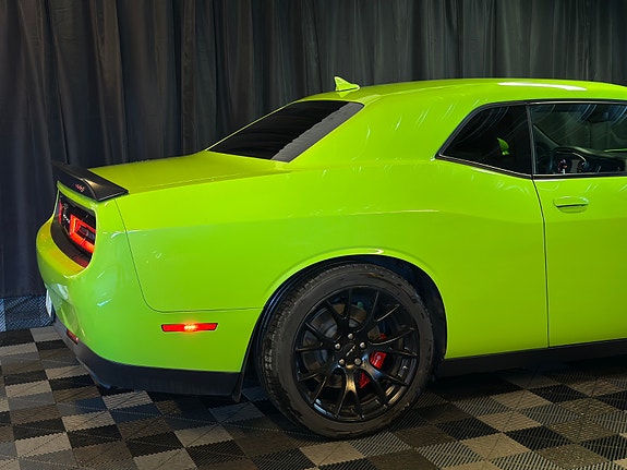 Dodge Challenger 21 of 30