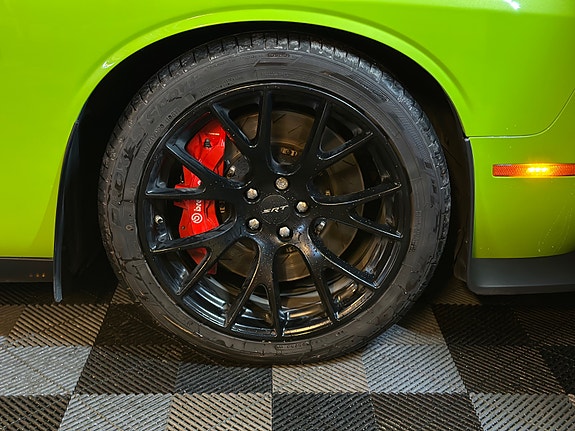 Dodge Challenger 24 of 30