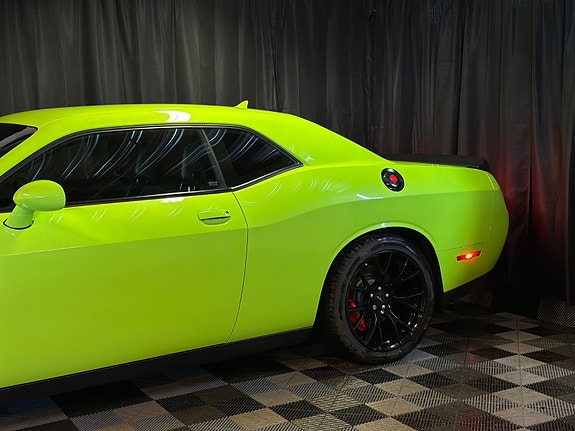Dodge Challenger 6 of 30