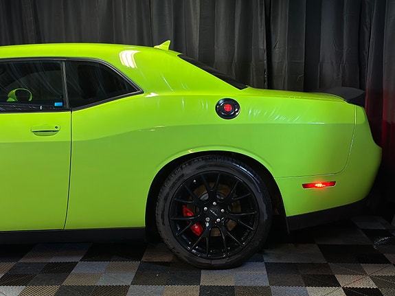 Dodge Challenger 7 of 30