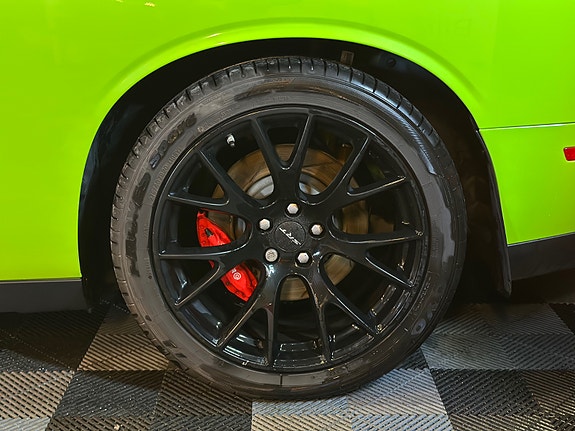 Dodge Challenger 8 of 30