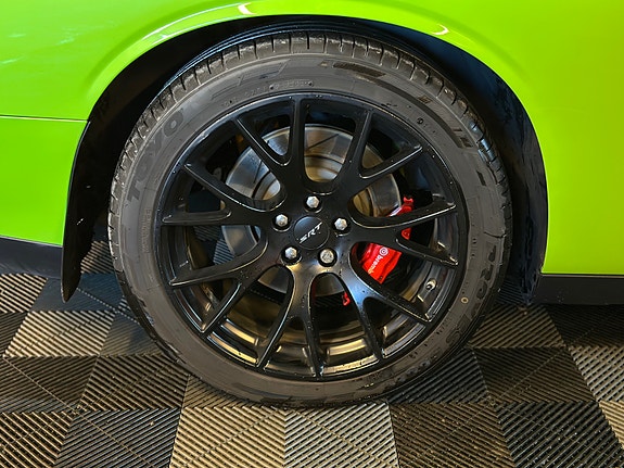 Dodge Challenger 26 of 30