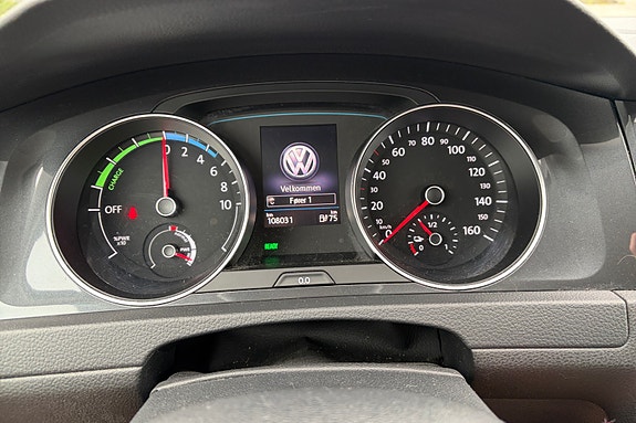 Volkswagen e-Golf VII 17 of 17