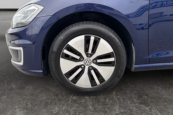 Volkswagen e-Golf VII 9 of 17