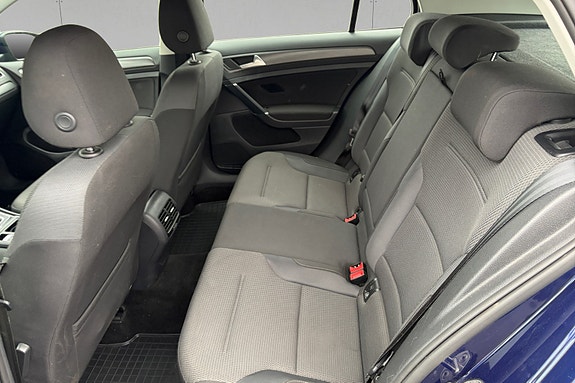Volkswagen e-Golf VII 16 of 17