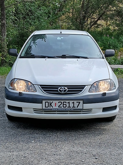 Toyota Avensis 3 of 26