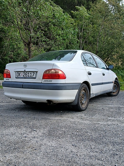 Toyota Avensis 2 of 26