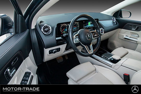 Mercedes-Benz EQA300 20 of 25