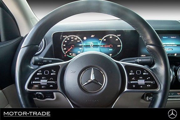Mercedes-Benz EQA300 21 of 25