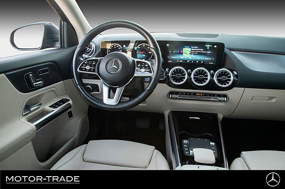 Mercedes-Benz EQA300 22 of 25