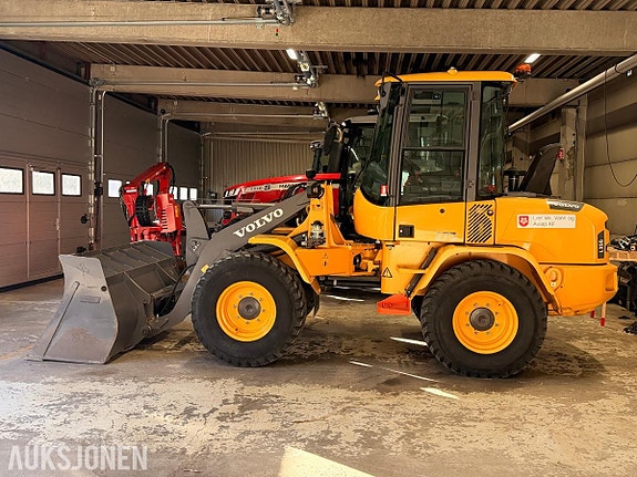 Volvo L35 2 of 30