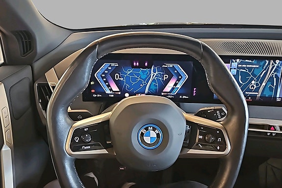 BMW iX 9 of 18