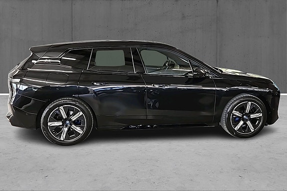 BMW iX 3 of 18