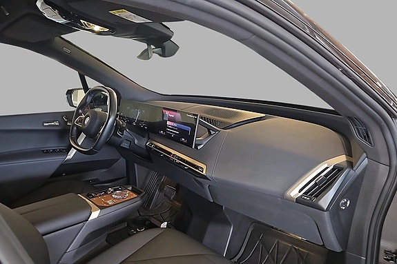 BMW iX 17 of 18