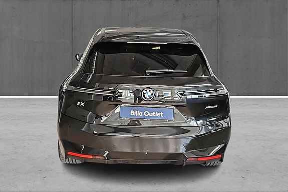 BMW iX 5 of 18