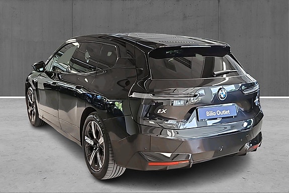 BMW iX 6 of 18