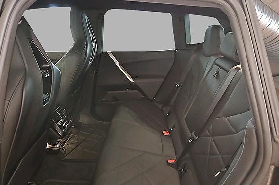BMW iX 14 of 18