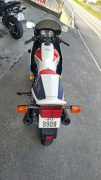 Honda CB 1100R 14 of 19