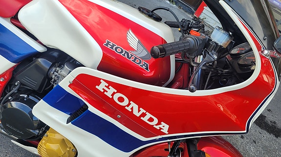 Honda CB 1100R 17 of 19