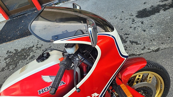 Honda CB 1100R 18 of 19