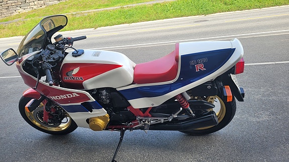 Honda CB 1100R 9 of 19